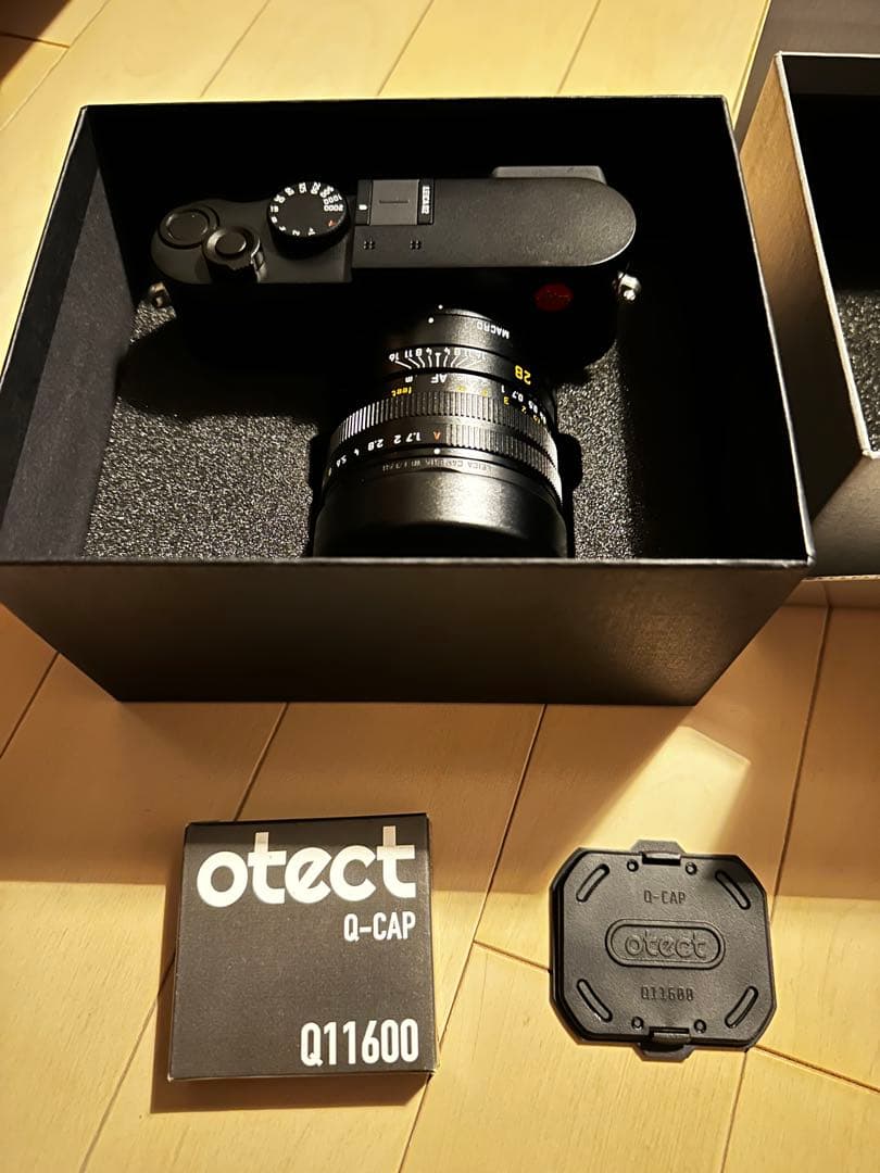 【極上品】LEICA Q2 未使用品に近い　OTECT Q-CAP付き