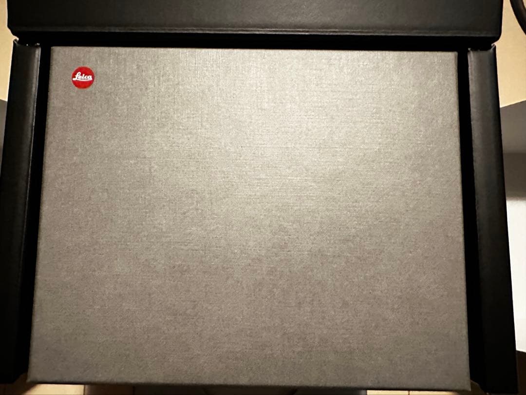 【極上品】LEICA Q2 未使用品に近い　OTECT Q-CAP付き