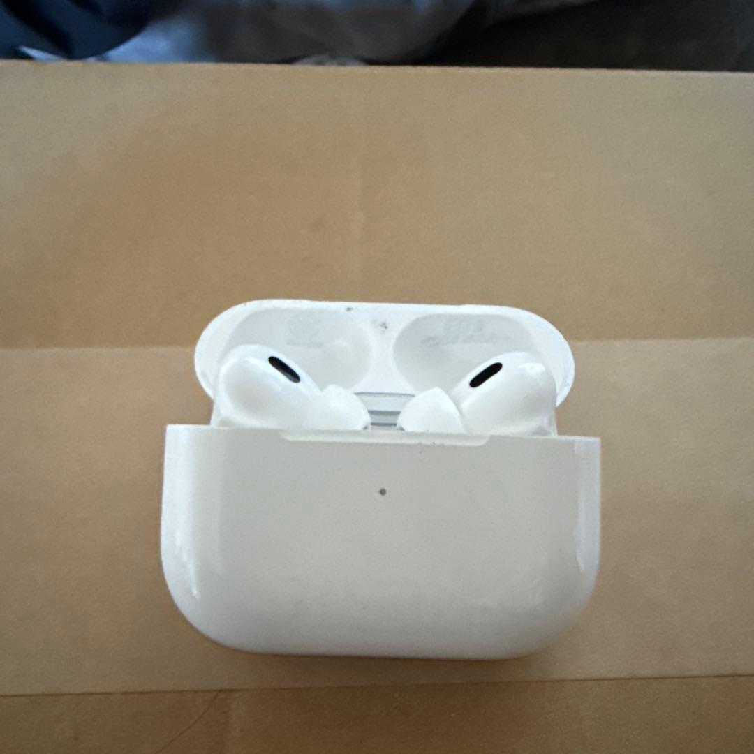 AirPods本体 ワイヤレス充電対応 ホワイト