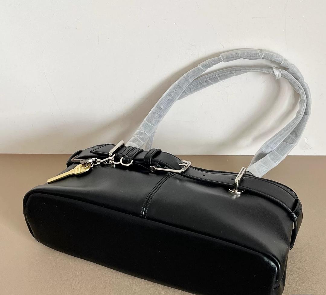 OSOI SHOULDER BROCLE バッグ