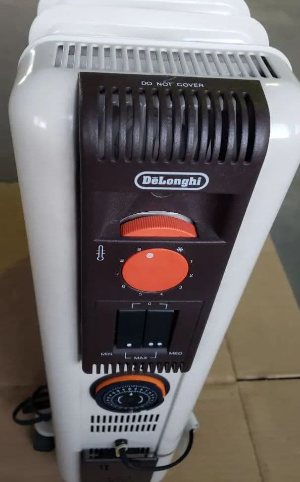 新年度特別販売 デロンギ オイル密閉式 ラジエター型 ヒーター 電子タイマー付