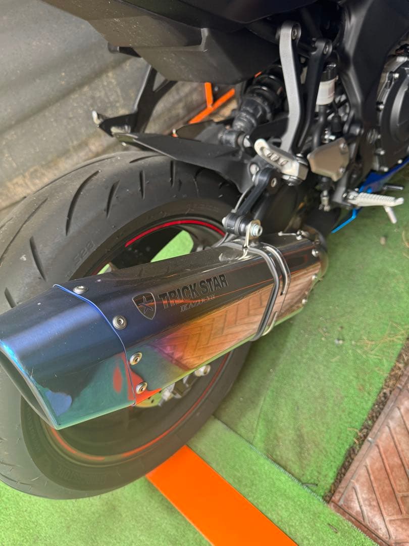 ZX4R ZX-4RR トリックスター スリップオンマフラー　IKAZUCHI