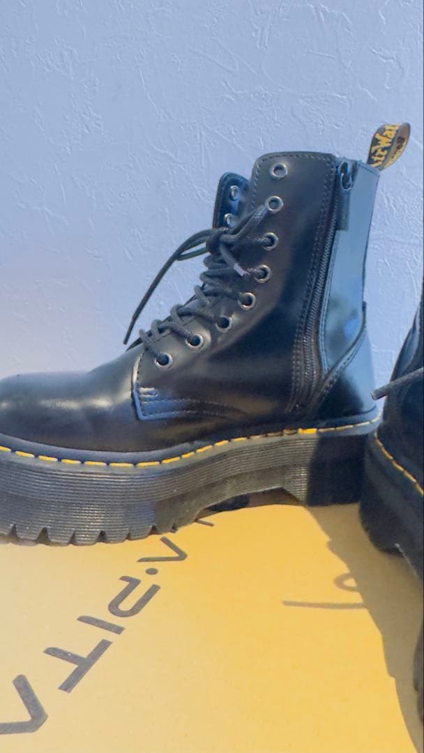 ドクターマーチン　JADON 23.5 ブーツ　レザー