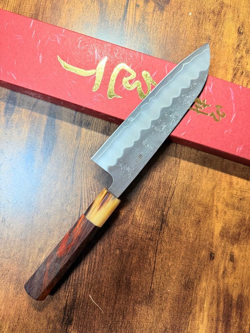 義弘作　三徳　包丁　銀三鋼　梨地　山脇刃物製作所　紫檀水牛八角柄