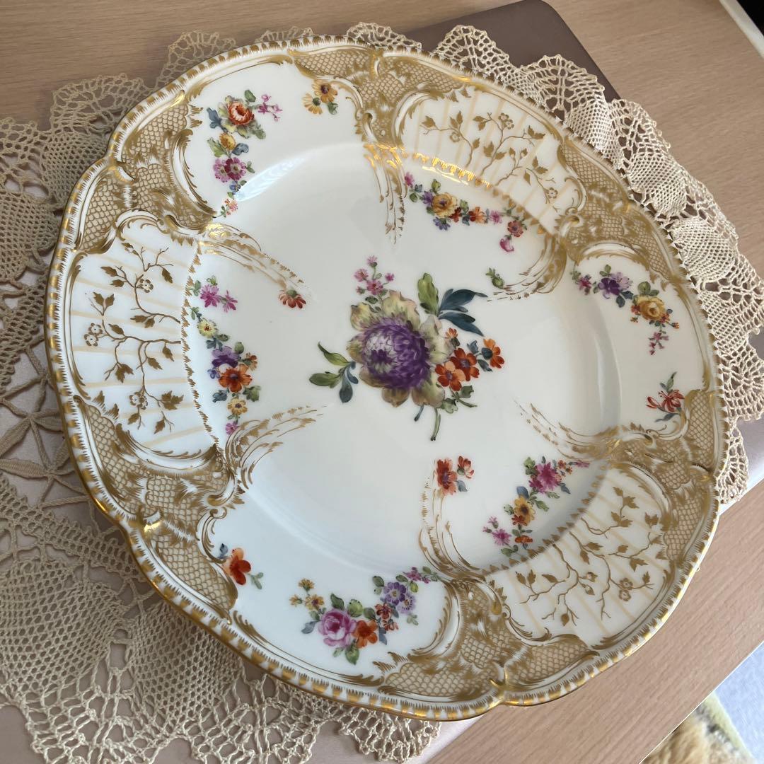 ベルリンKPM    アンティーク　麦わらギクのブーケ金彩プレート