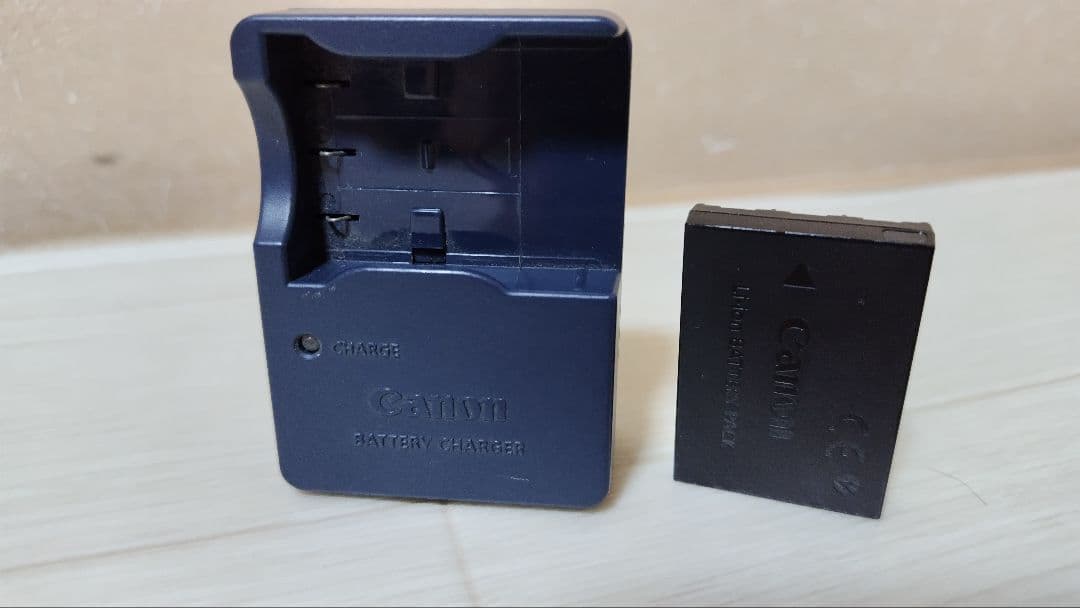 【ジャンク品】Canon　デジカメ　IXY700