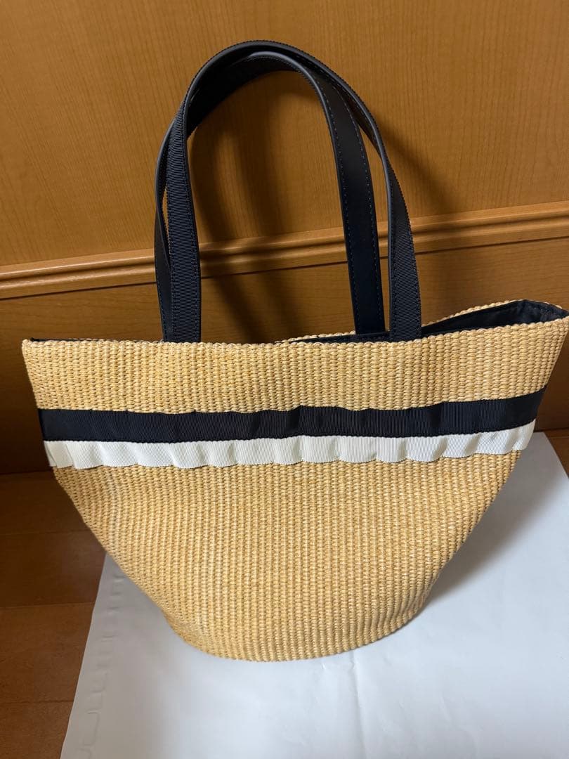 TOCCA リボン付きベージュと黒のかごトートバッグ