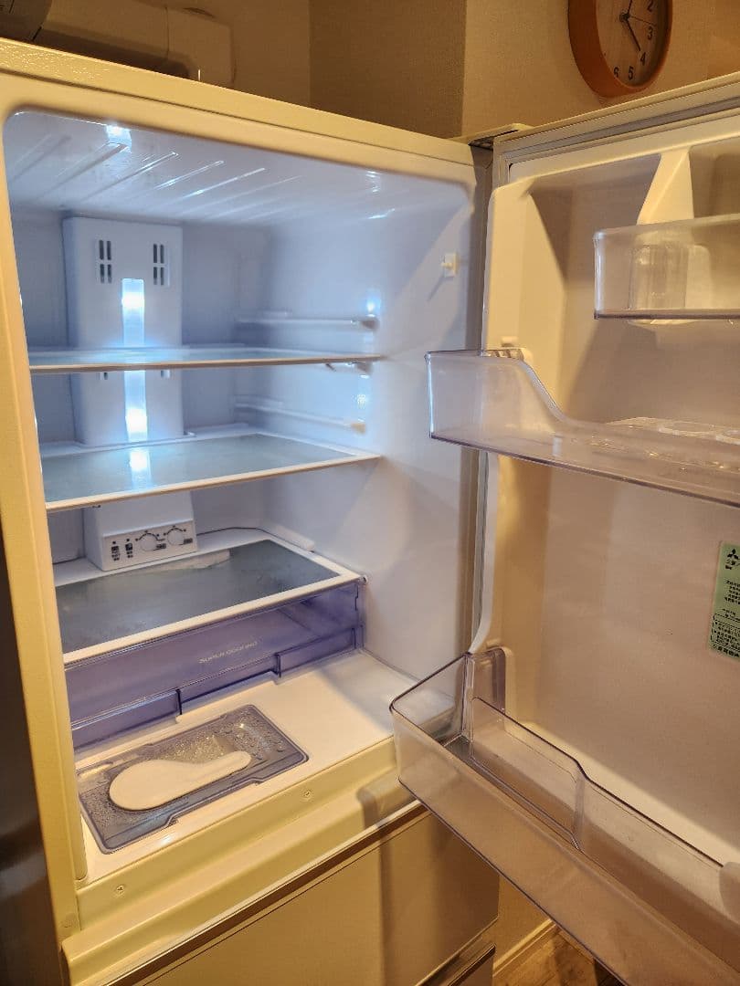 ホワイト冷蔵庫 調整棚付き