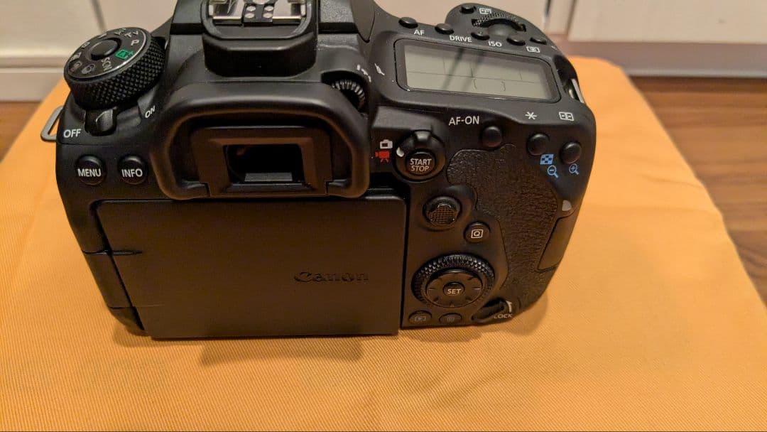 Canon EOS 90D ボディ バッテリー・チャージャー・ストラップ・説明書