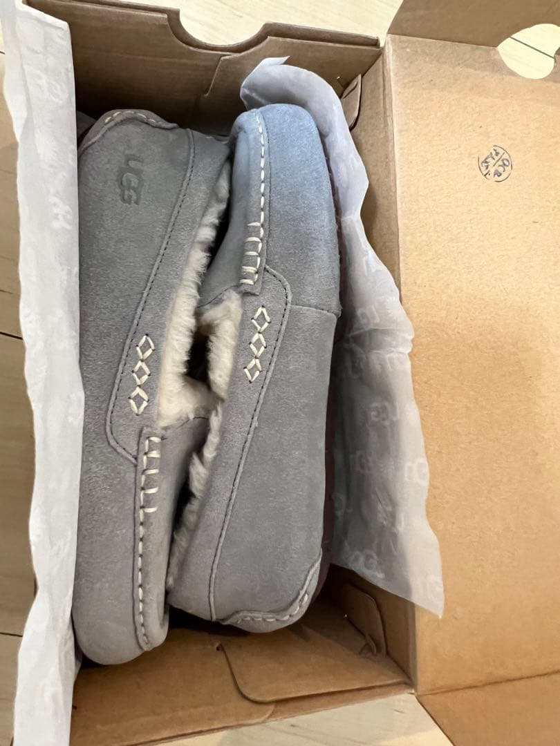 UGG グレー モカシン 6サイズ