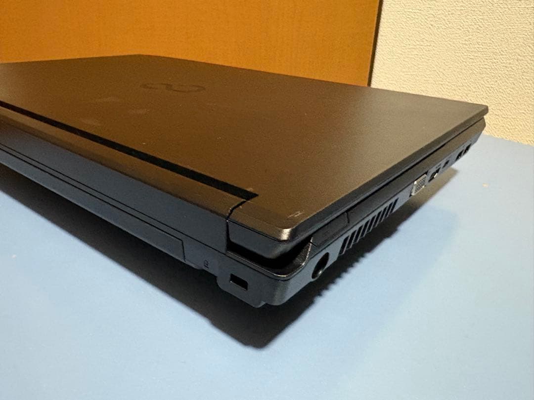 富士通 FUTRO A5511M/第11世代/15.6型/テンキー/win11