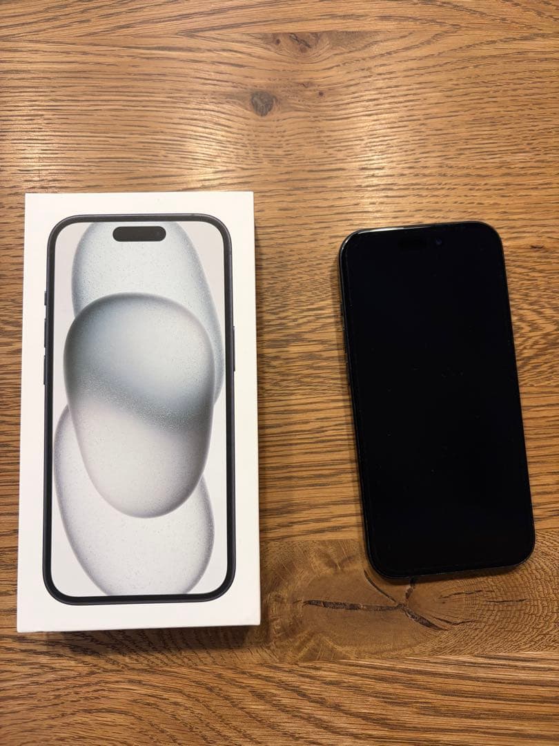 Apple iPhone 15 ブラック 本体 箱付き　SIMフリー