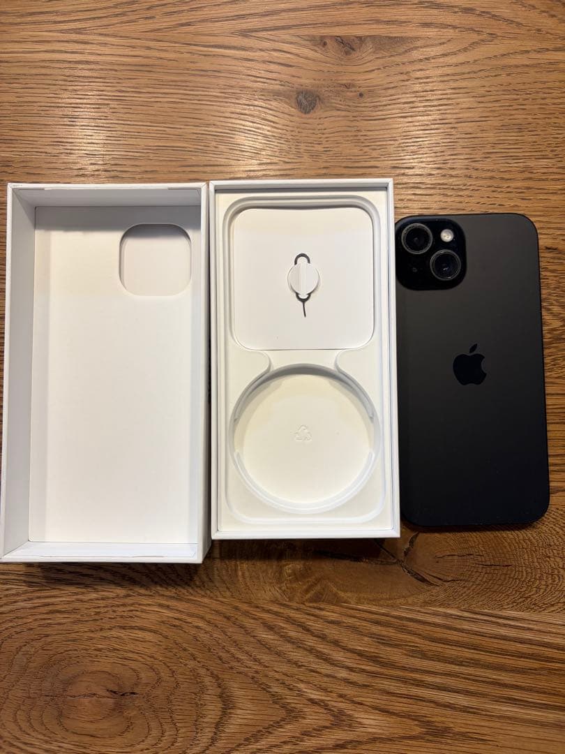 Apple iPhone 15 ブラック 本体 箱付き　SIMフリー