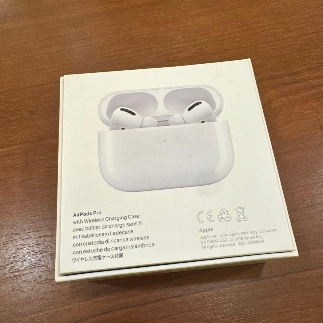 Apple AirPods Pro ワイヤレス充電ケース付き