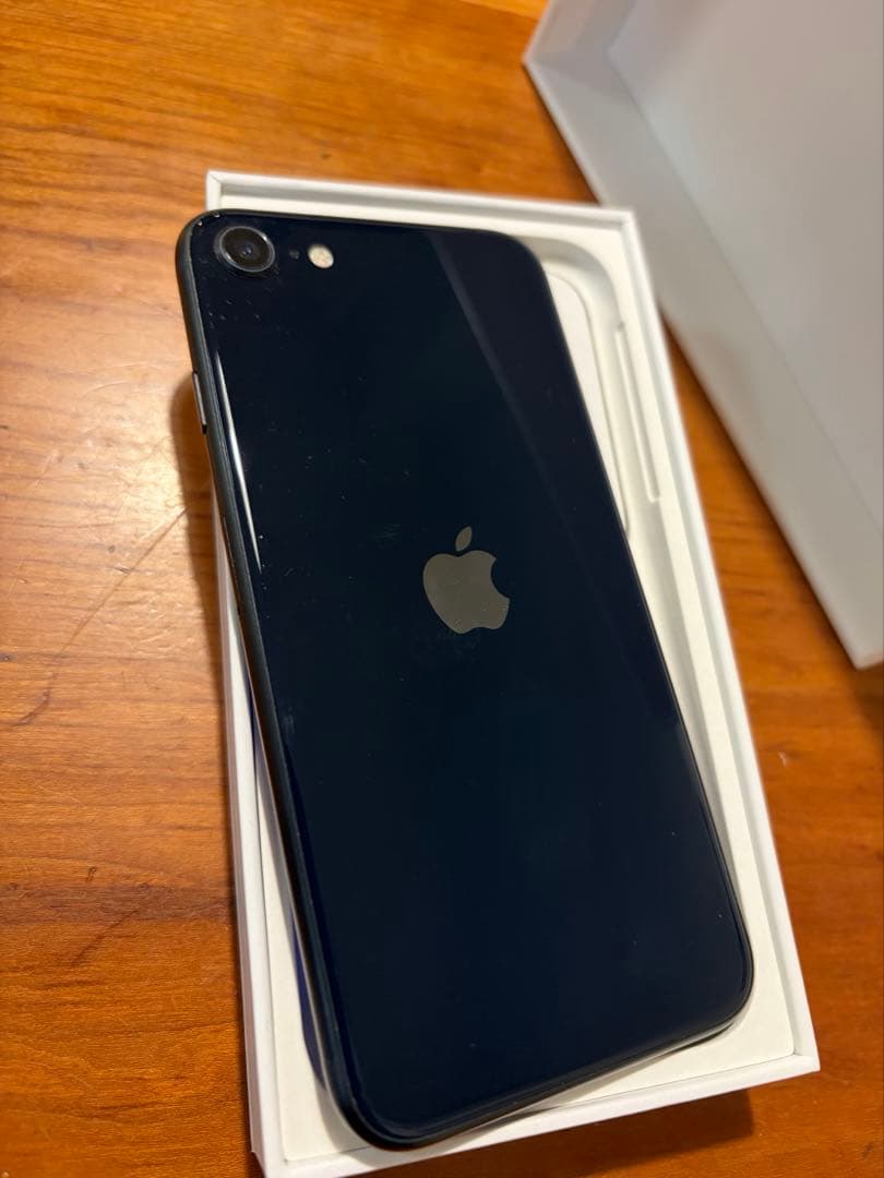 iPhone SE3 128GB ブラック バッテリー84% SIMフリー