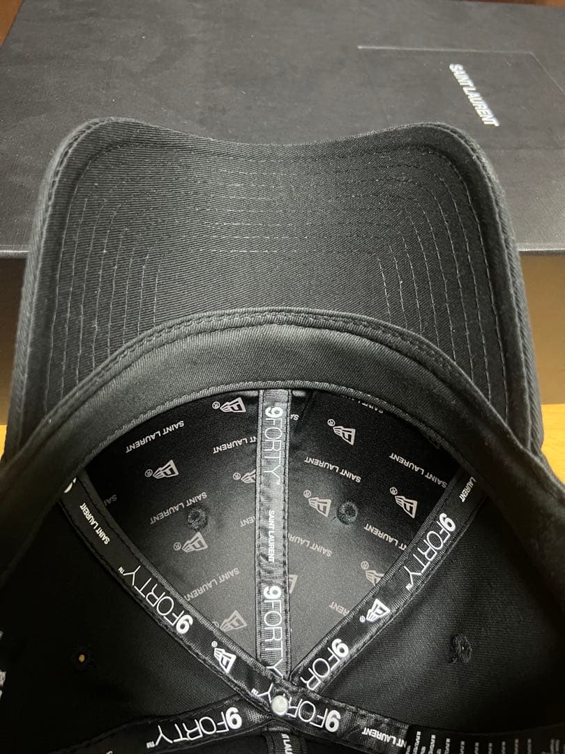 SAINT LAURENT × NEW ERA コラボ キャップ 正規品