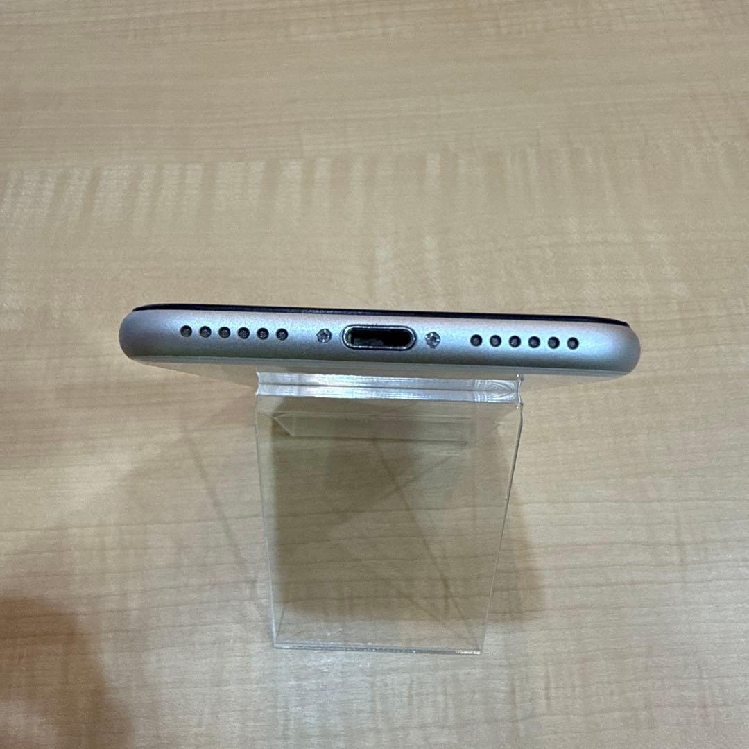 【美品】iPhone SE 第3世代 スターライト 64GB SIMフリー