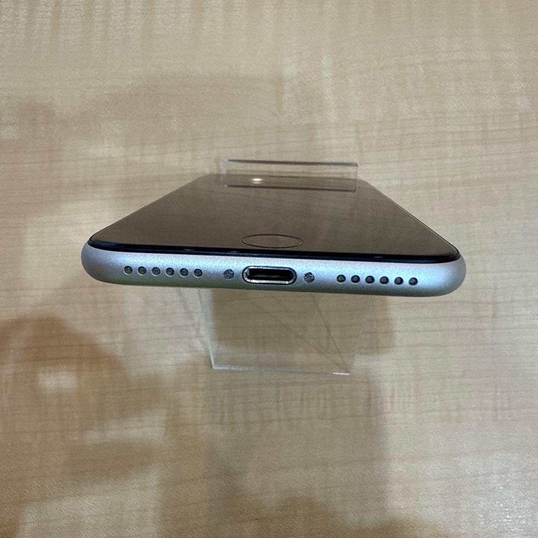 【美品】iPhone SE 第3世代 スターライト 64GB SIMフリー