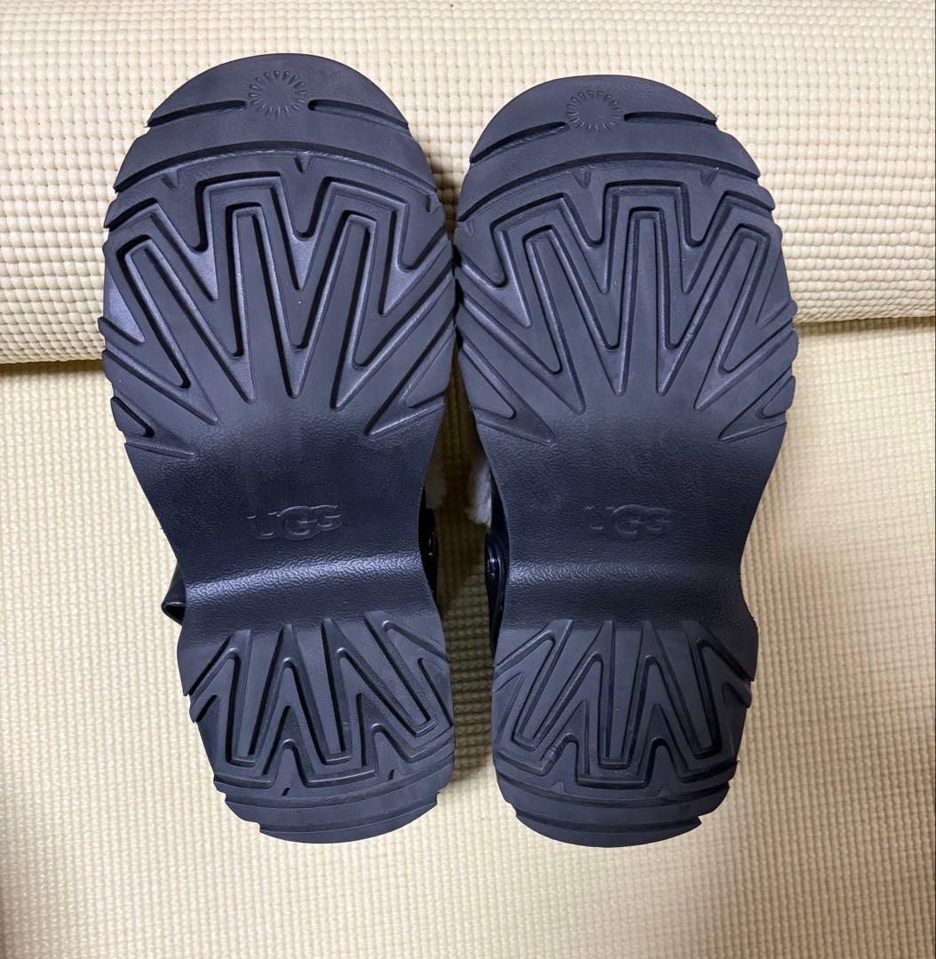 UGGアグ　Esmee Leather Clog