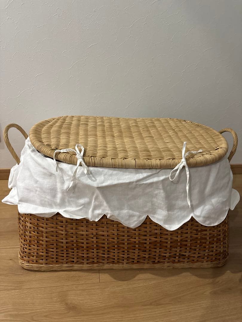 籐製オーバル型フタ付きバスケット　カゴ　収納　大型　内布付き