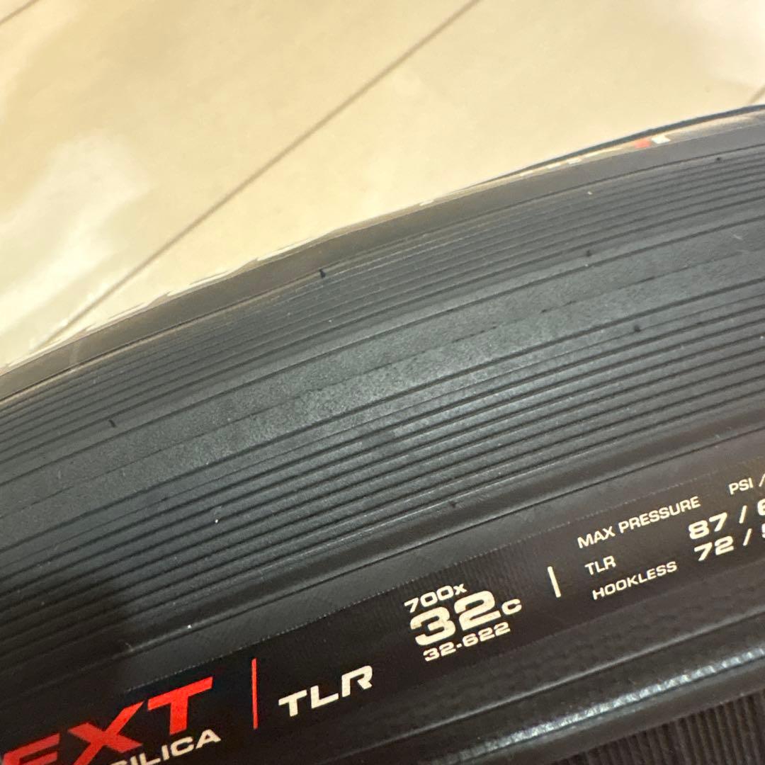 セ*ン様 VITTORIA ヴィットリア コルサ ネクスト TLR 700 32