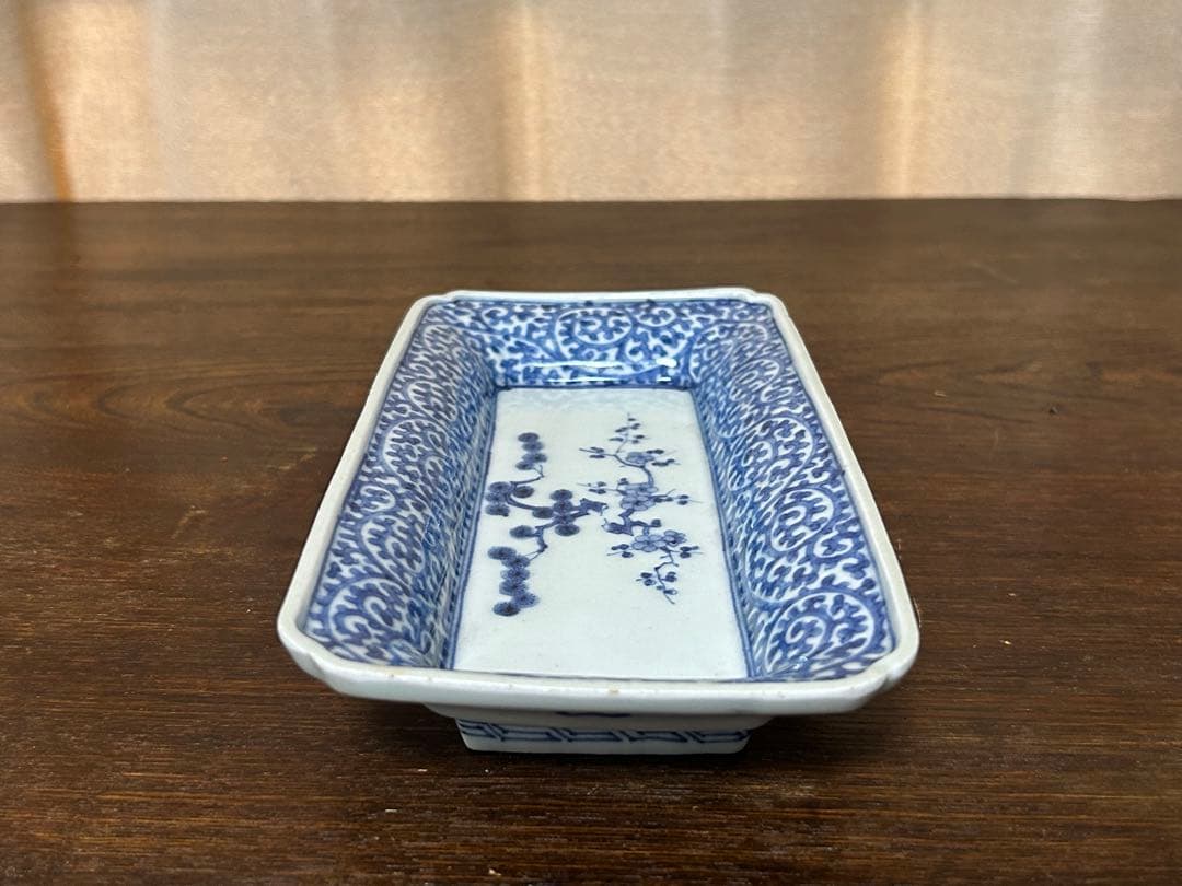 古伊万里　染付　蛸唐草松梅文長皿　江戸中期　❸ (小さなキズ、スレ有)