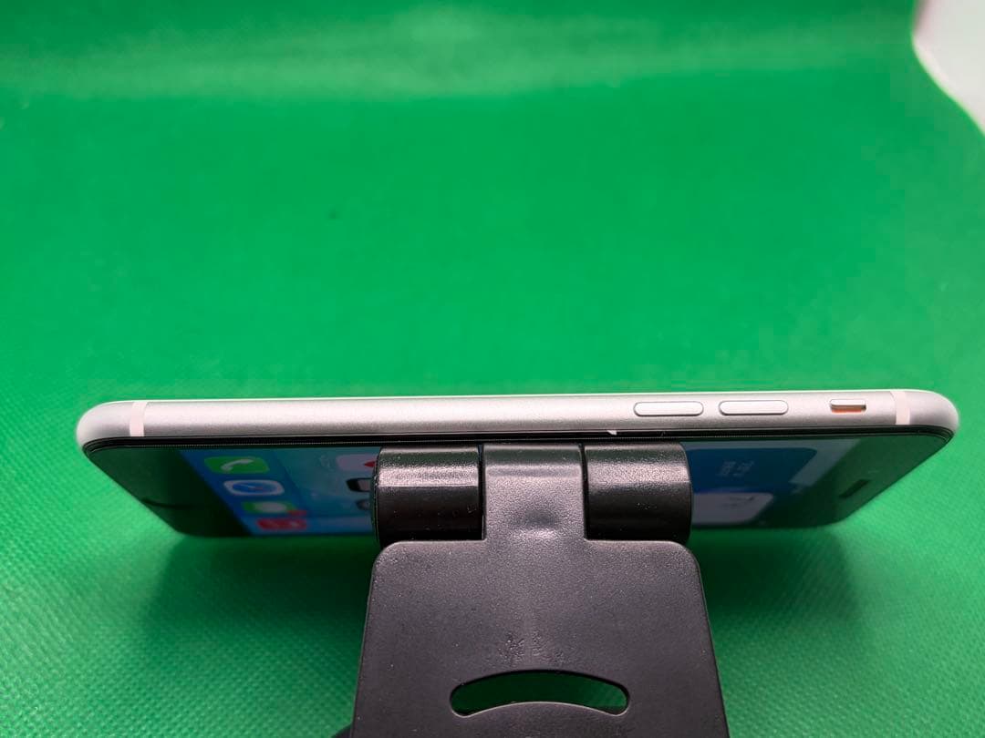 7390 IPHONE SE 第二世代128GB SIMフリー