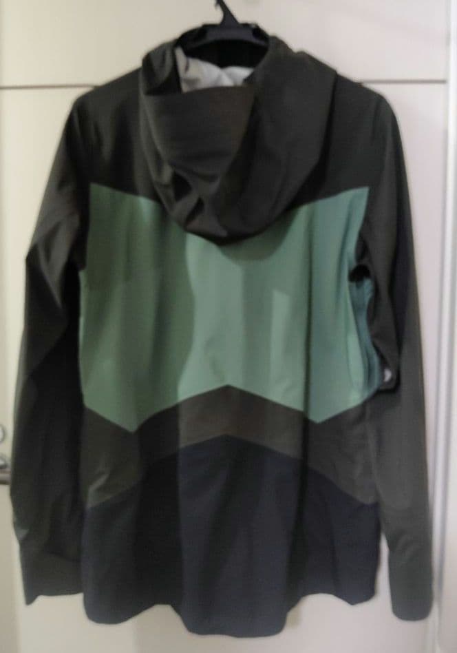 Peak performance W Glavity gtx　Jacket　M