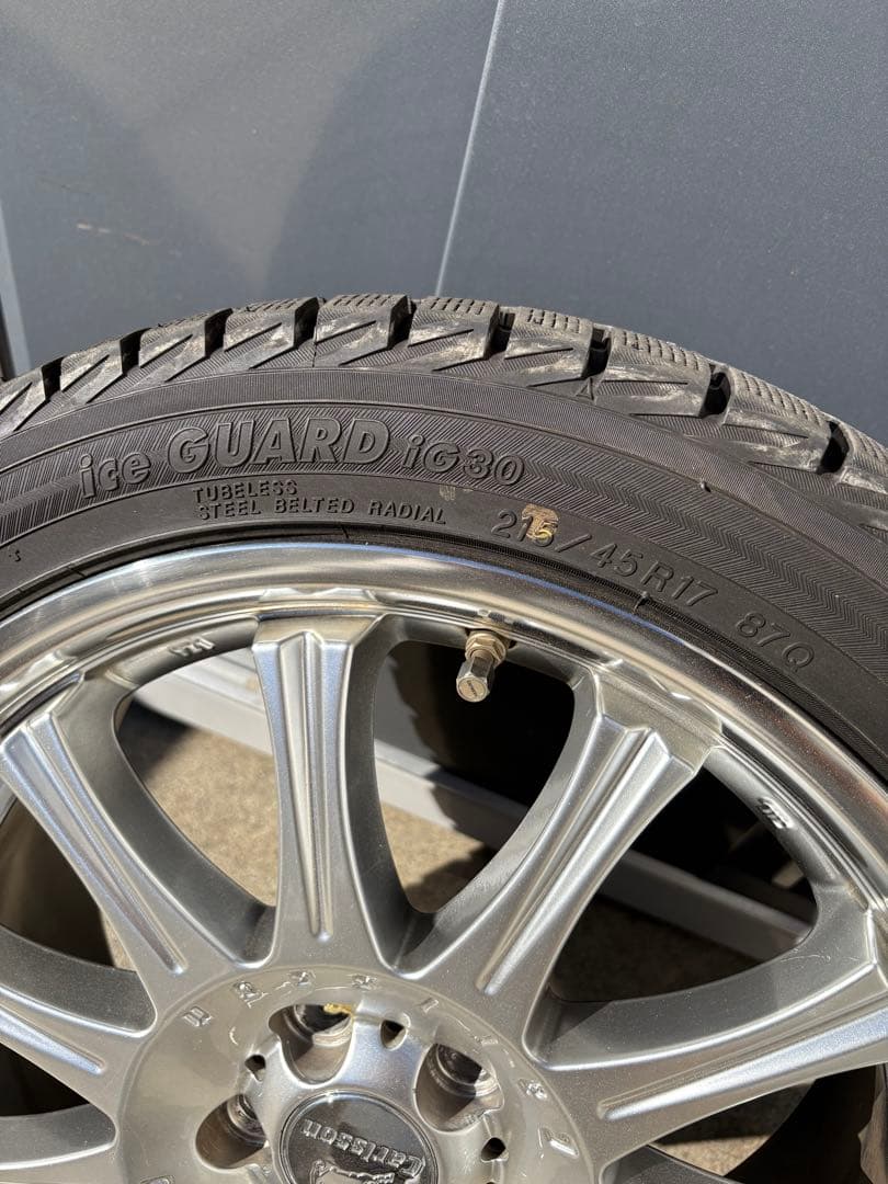 専用　キロ未満 訳アリスタッドレス カールソン 1/11EVO プリウス CT