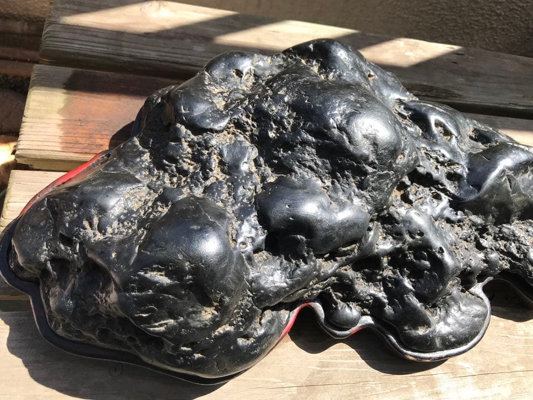 専用です。神居古潭石 本真黒 水石 重さ約8.3kg 木製台座 天然石 鑑賞石