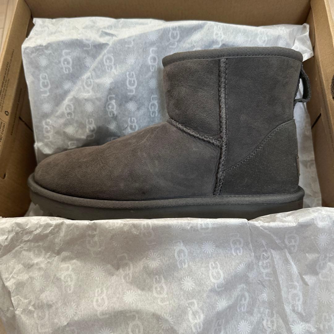 UGG アグ　クラシックミニII