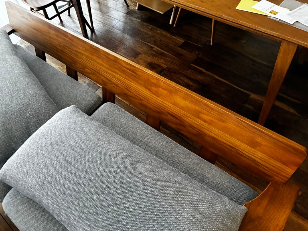 【定価15万円超】unico KIRP 3人掛けソファ　ウッドフレーム