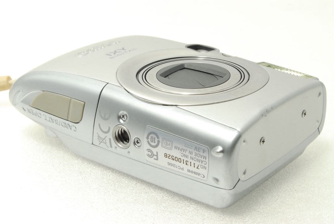 楽一番公式アカウント03様_Canon IXY 820 IS❤️シルバー