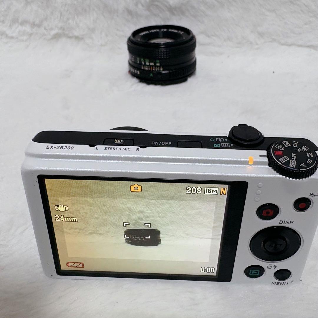 【希少】CASIO EXILIM EX-ZR200 ホワイト