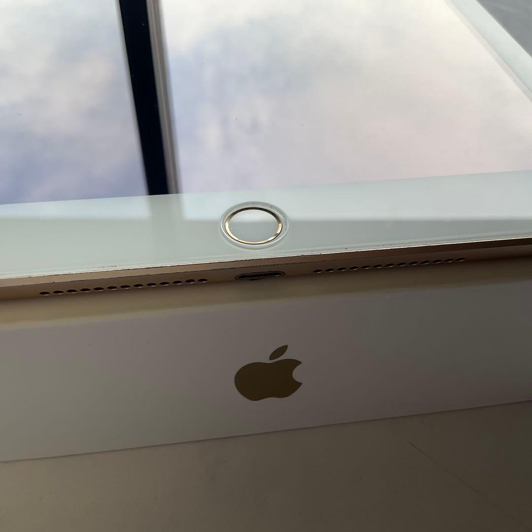 【良品】Apple iPad 第5世代 Wi-Fi Cellular 32GB