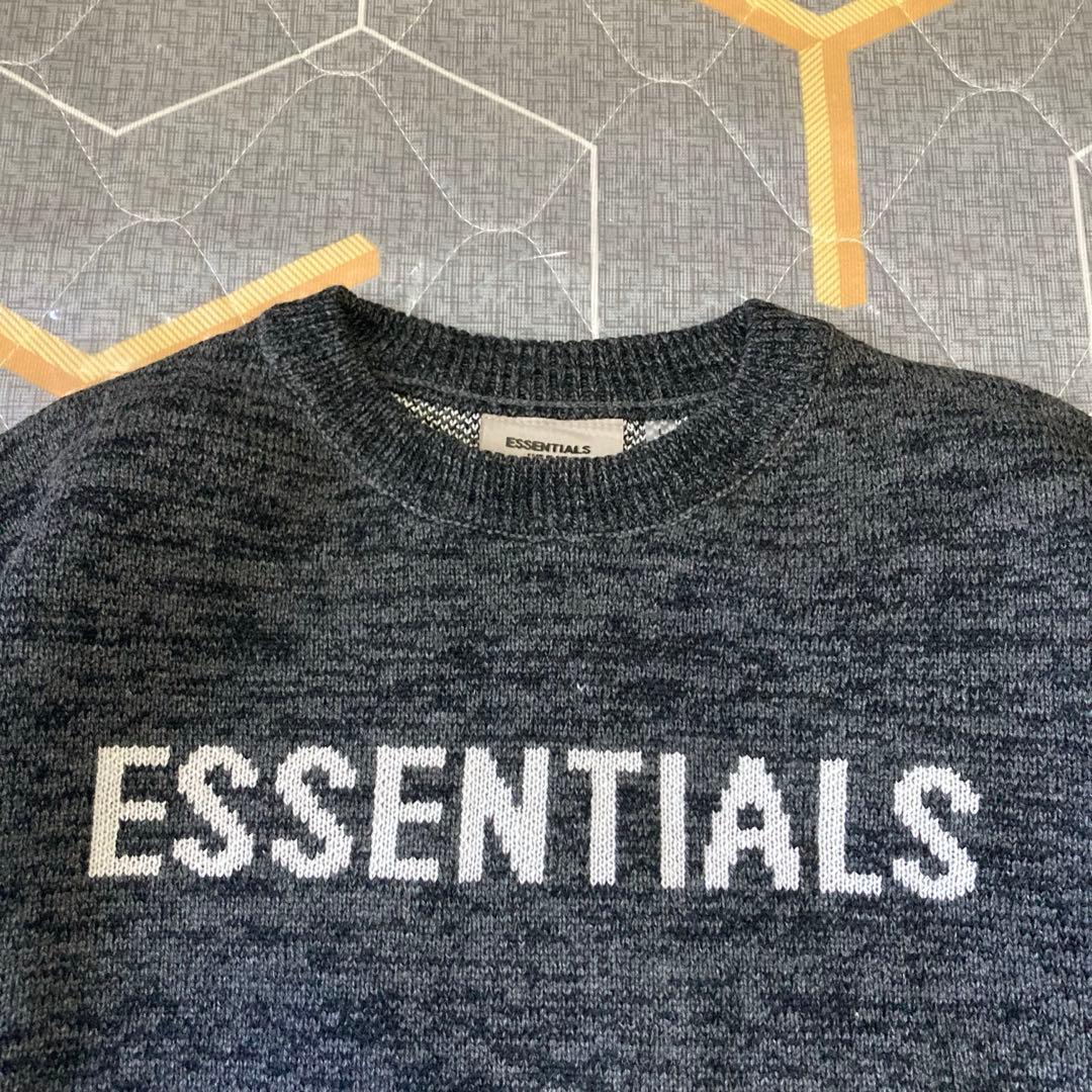 ESSENTIALS グレー オーバーサイズ ニット
