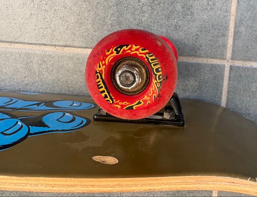 サンタクルーズスケボー　スクリーミングハンド　ゴールドSANTA CRUZ