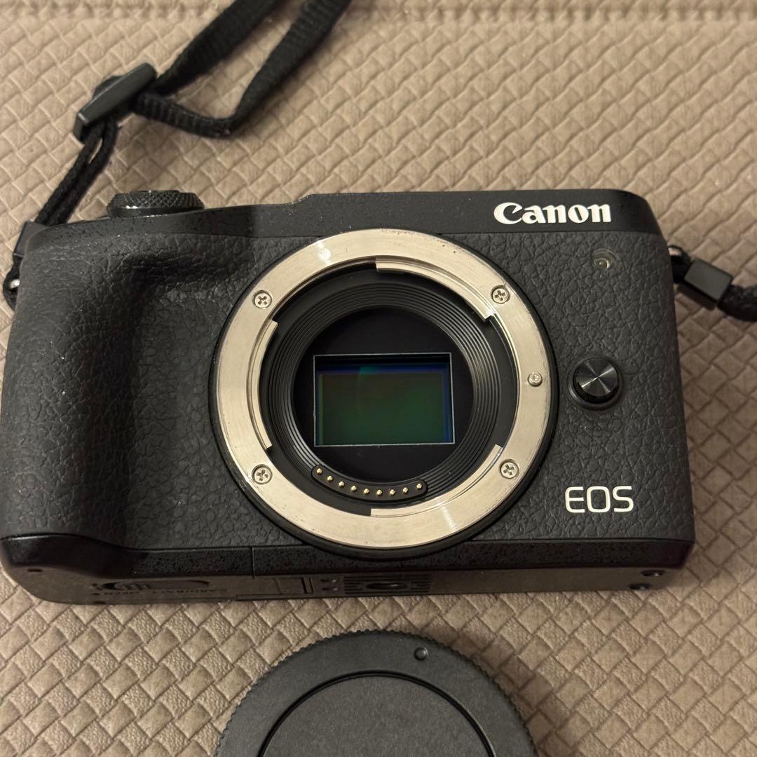 美品 CANON ミラーレス一眼 EOS M6 Mark II ボディ ブラック