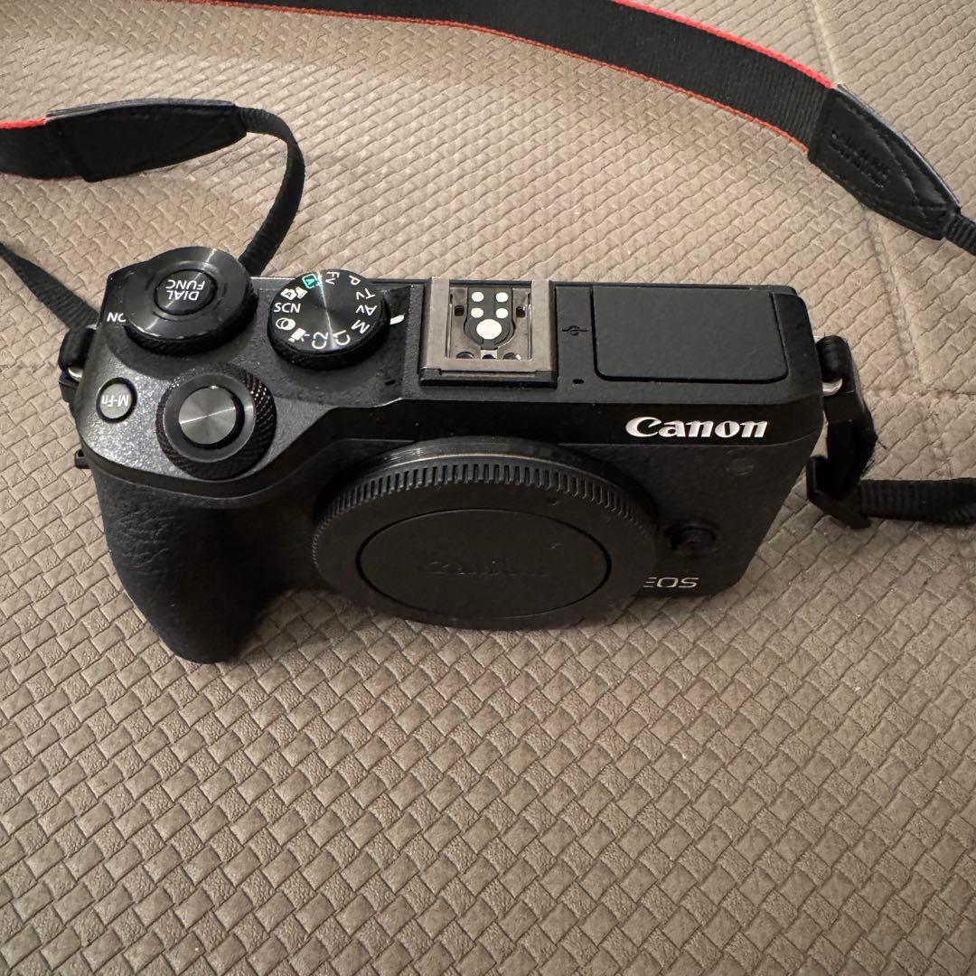 美品 CANON ミラーレス一眼 EOS M6 Mark II ボディ ブラック