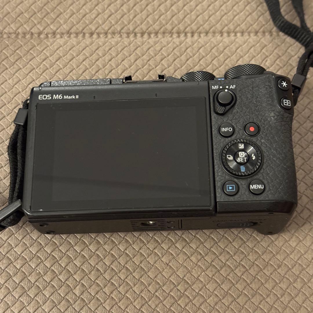 美品 CANON ミラーレス一眼 EOS M6 Mark II ボディ ブラック