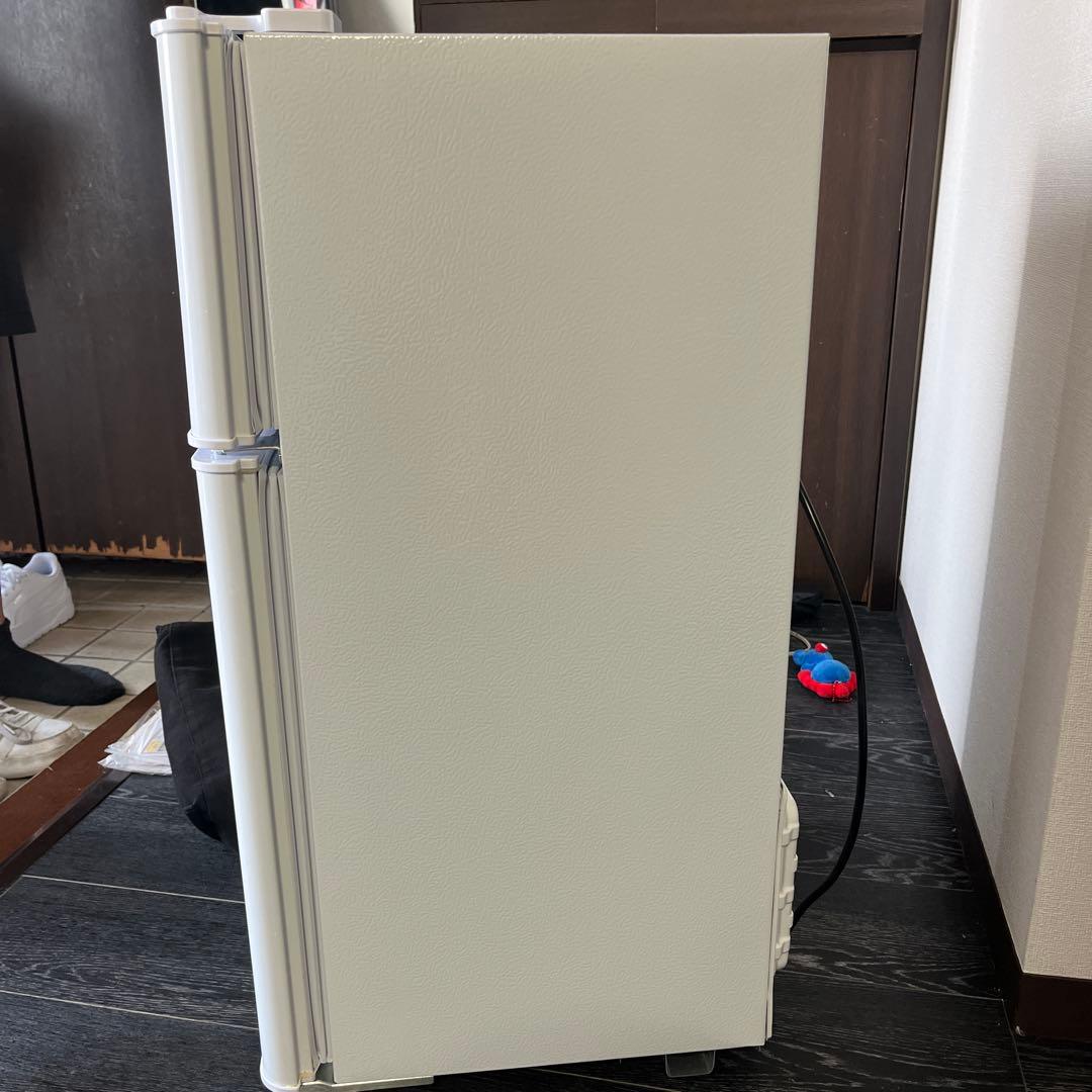 ホワイト冷蔵庫 上部冷凍室付き2024年製