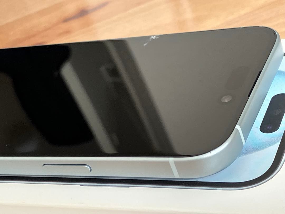 画面割れ iPhone15 本体 青 128GB iPhone 15 Apple