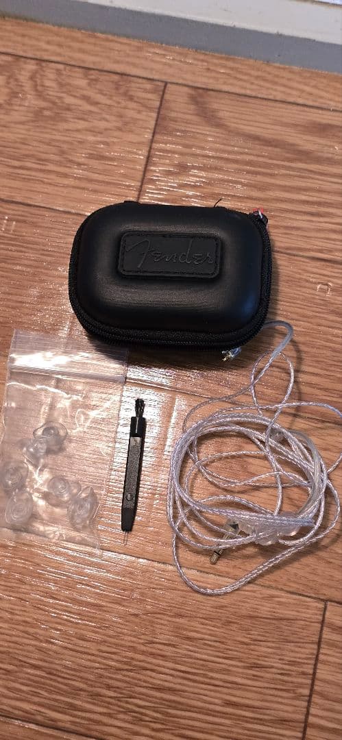 Fender FXA9 white ハイエンド有線イヤホン