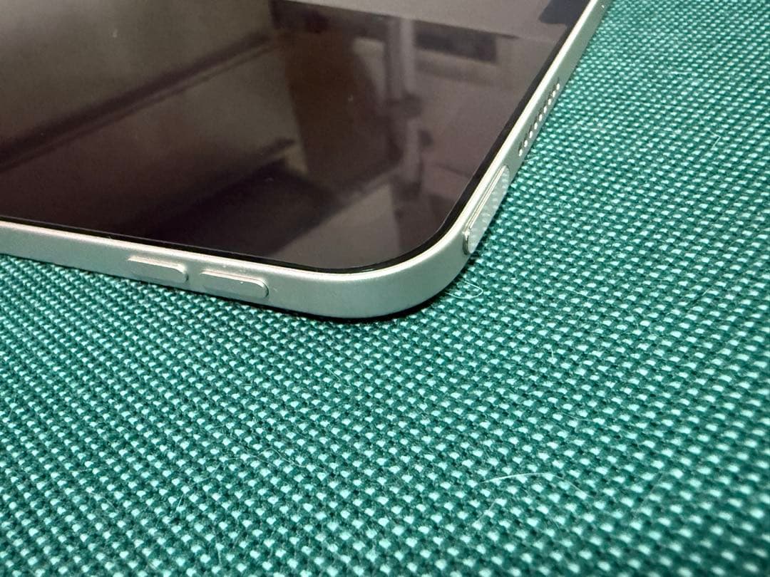 【美品】iPad Air 第5世代 64GB スターライト 箱充電器付 刻印あり