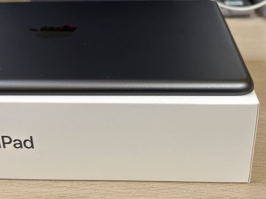 【美品】 Apple iPad 第8世代 32GB スペースグレー 付属品完備