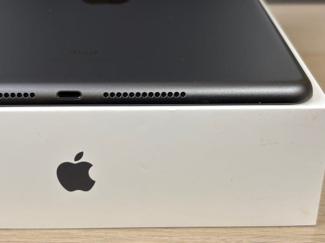 【美品】 Apple iPad 第8世代 32GB スペースグレー 付属品完備