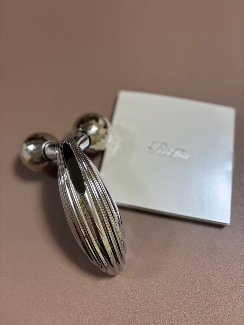 ReFa CARAT RAY美顔ローラー 専用ケース付き