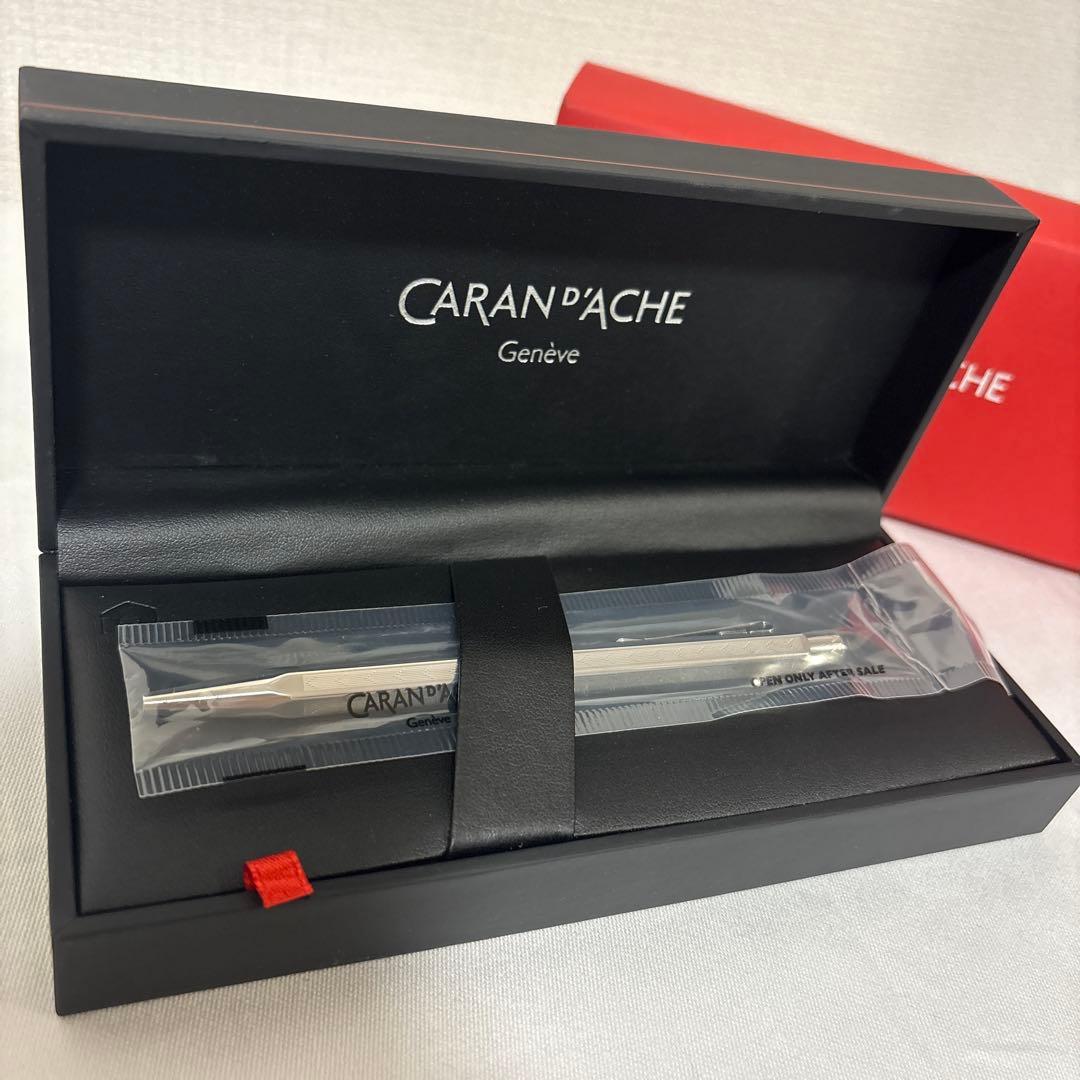 【新品未使用】CARAN D'ACHE ボールペン シルバー ケース付き