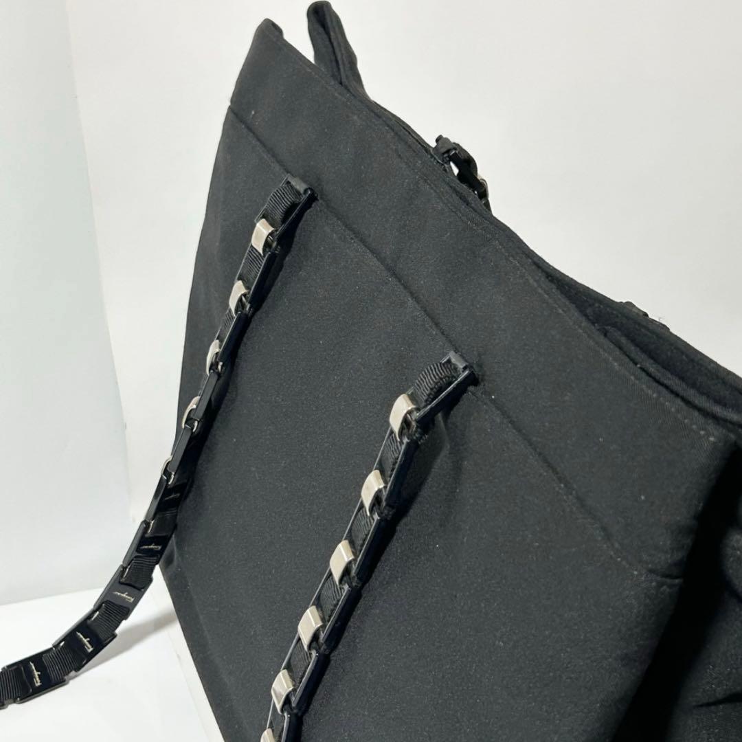 フェラガモ ヴァラチェーン ショルダーバッグ AU-21 8803 ナイロン