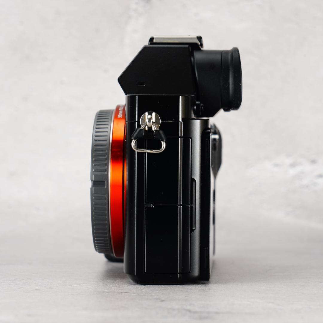 美品1,630回！世界初フルサイズミラーレスSONY α7 ILCE-7K